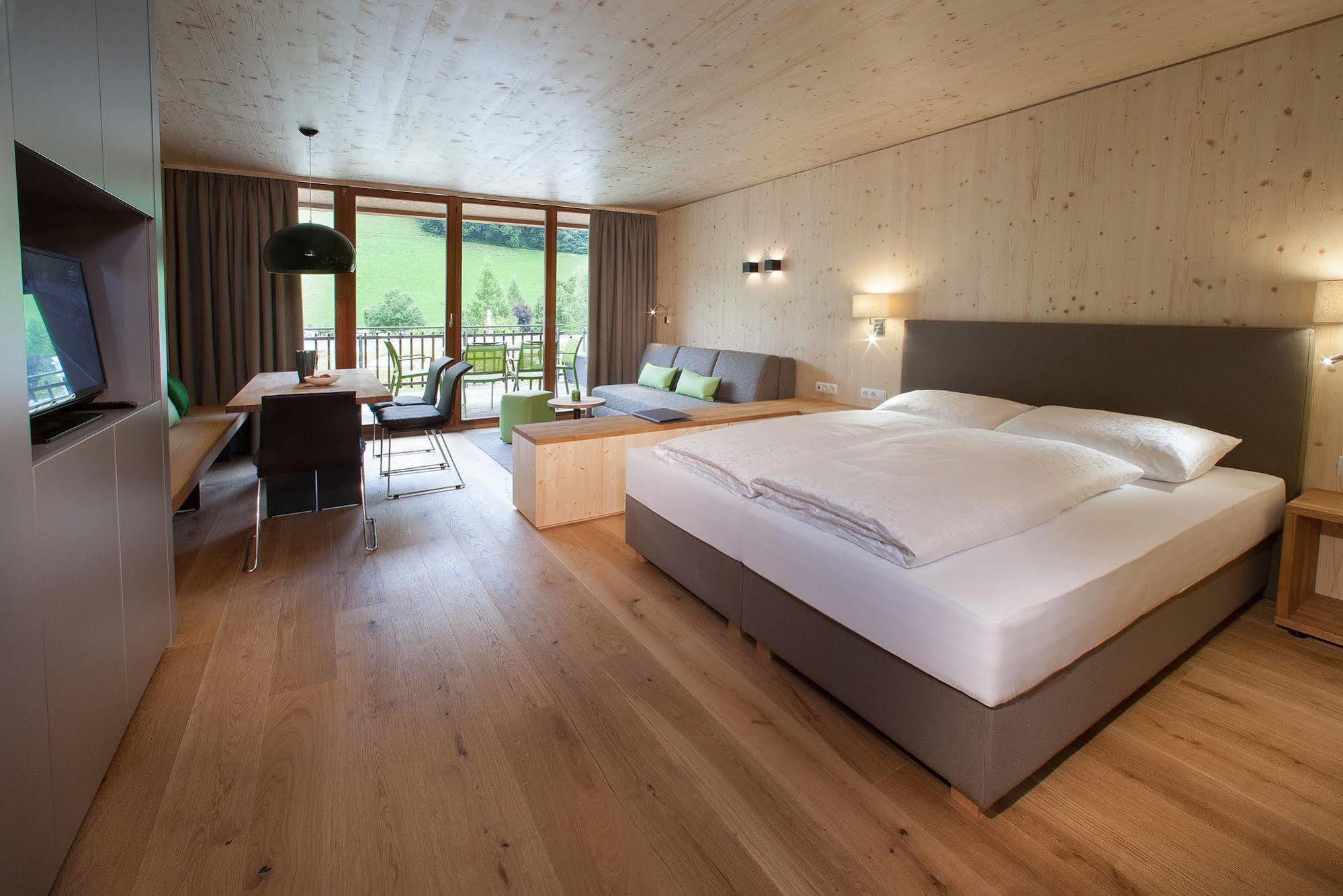 Natuerlich Hell. Aparthotel & Camping 푸겐 외부 사진